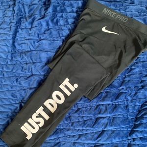 NIKE “JUST DO IT” / Dry fit leggings. Size small, black.